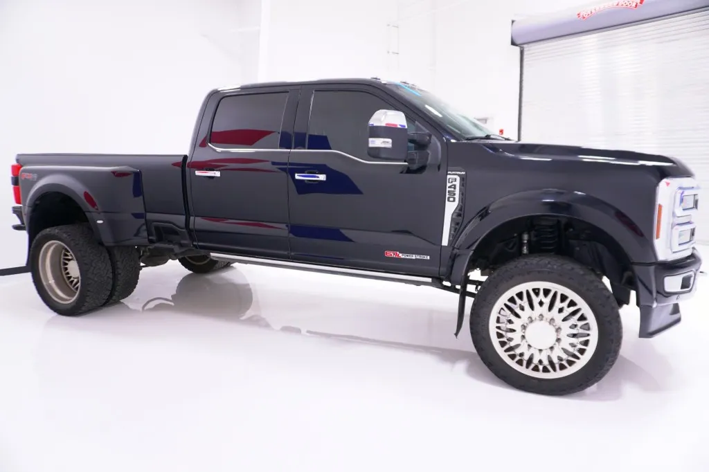 2024 Ford Super Duty F-450 DRW Platinum