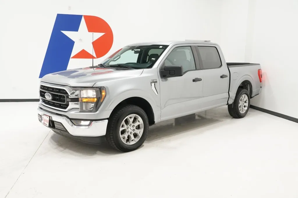 2023 Ford F-150 XL's photo