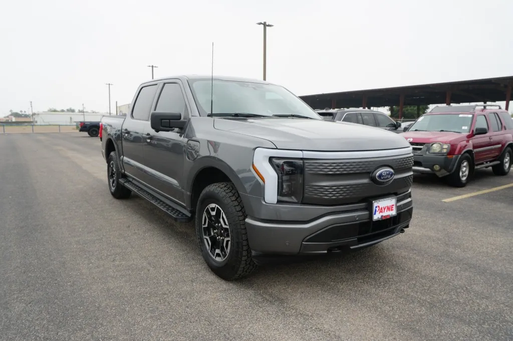 2023 Ford F-150 Lightning XLT