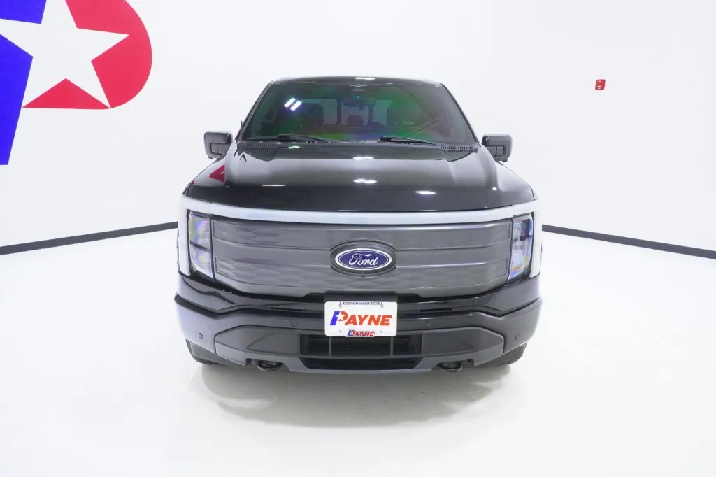 2023 Ford F-150 Lightning LARIAT