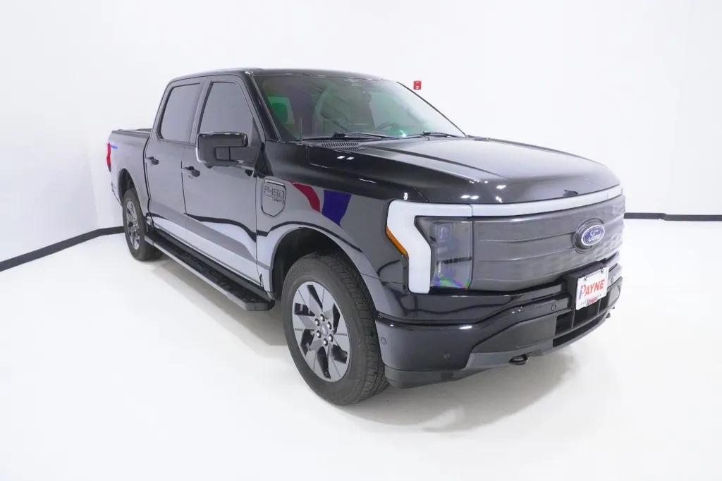 2023 Ford F-150 Lightning LARIAT