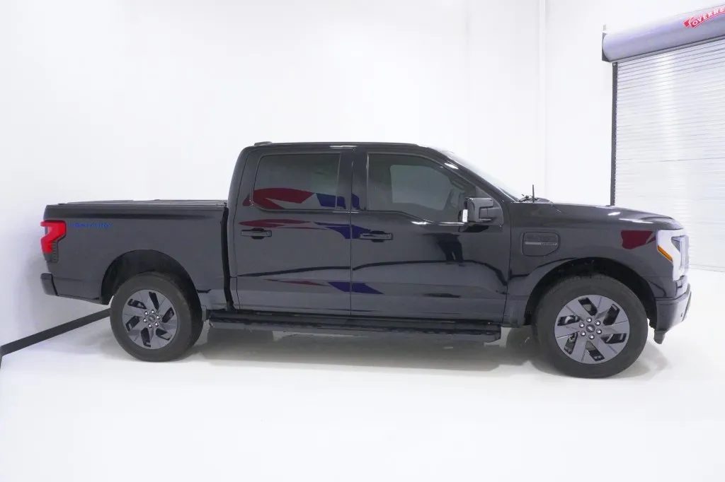2023 Ford F-150 Lightning LARIAT