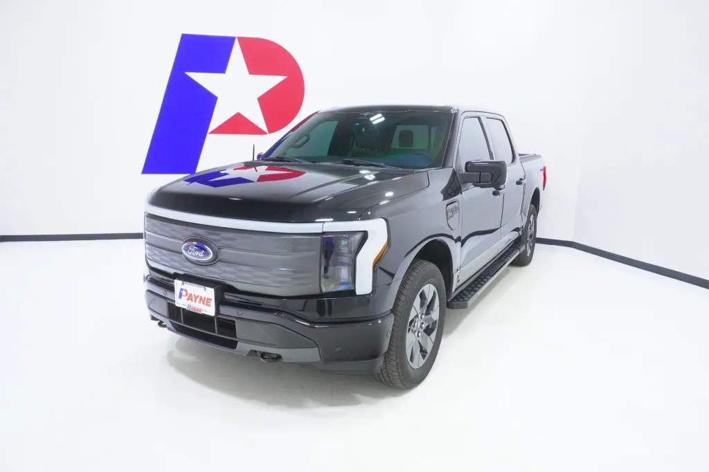 2023 Ford F-150 Lightning LARIAT