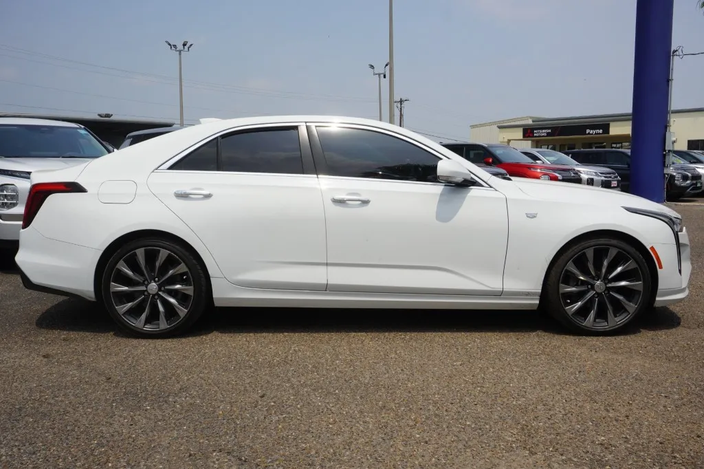 2023 Cadillac CT4 Luxury