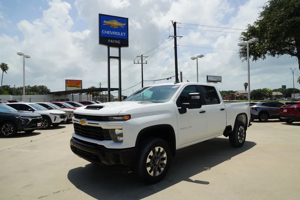 2026 Chevrolet Silverado 2500HD Custom