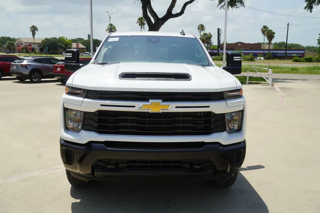 2026 Chevrolet Silverado 2500HD Custom