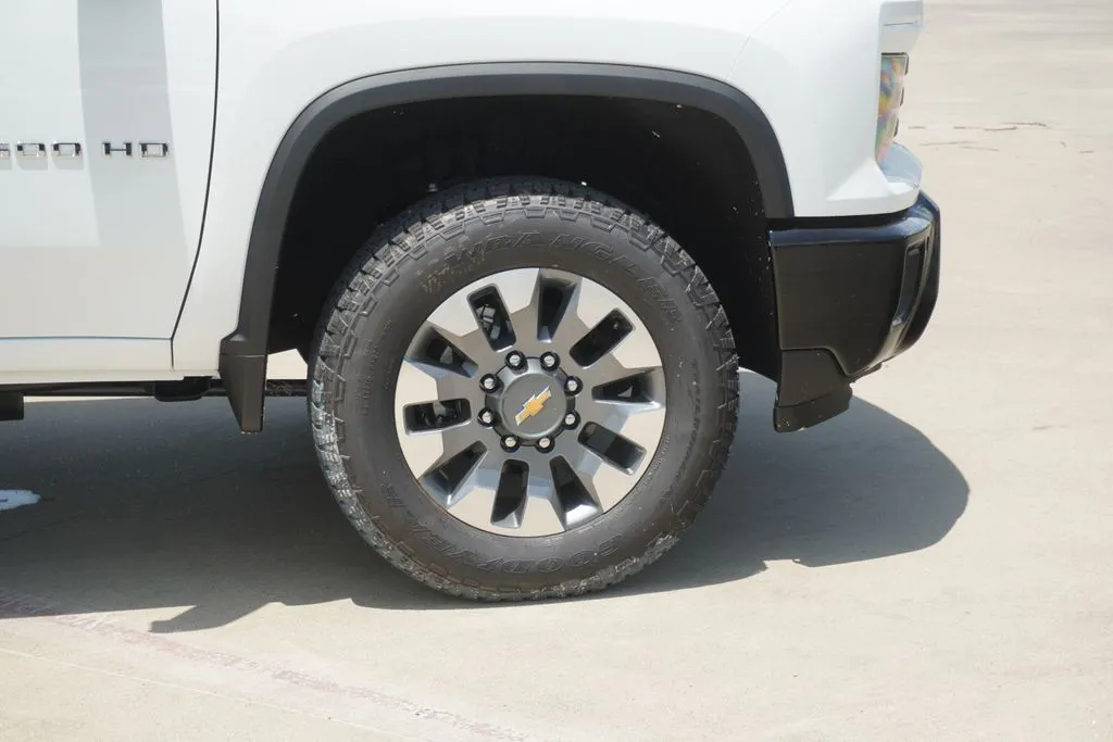 2026 Chevrolet Silverado 2500HD Custom