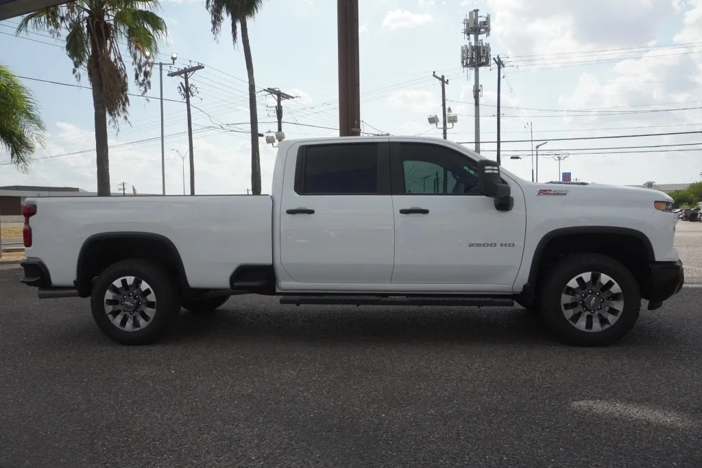 2026 Chevrolet Silverado 2500HD Custom