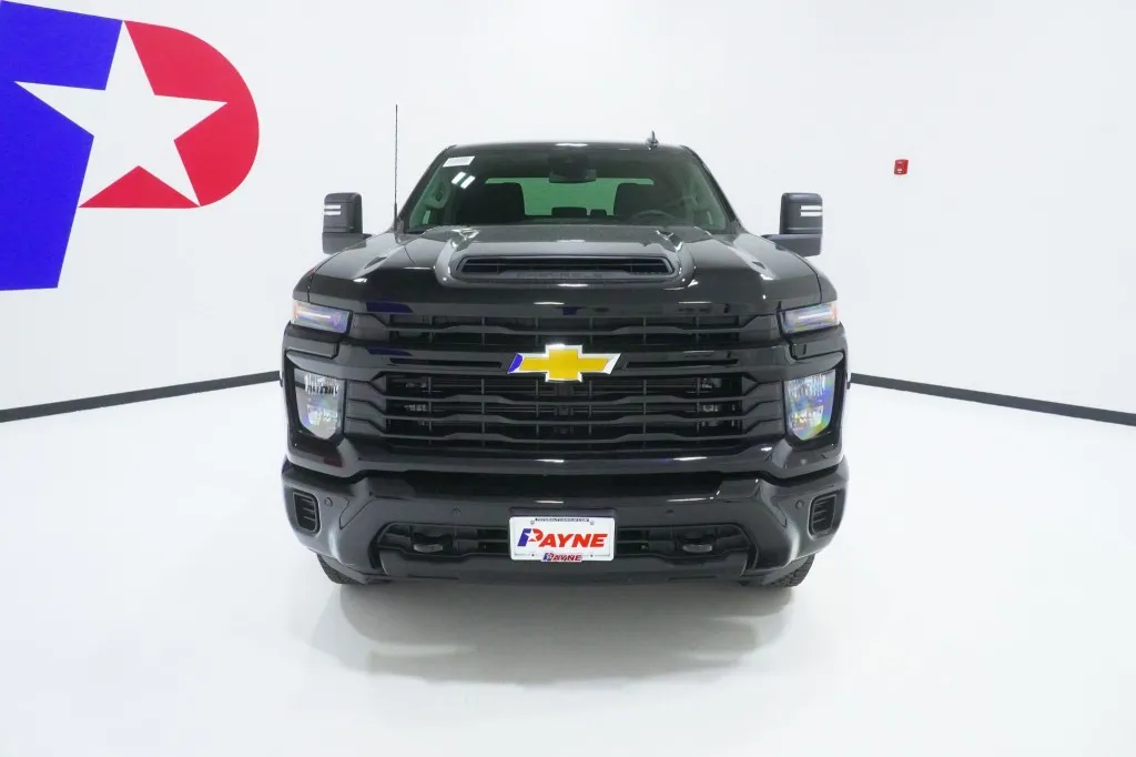 2026 Chevrolet Silverado 2500HD Custom