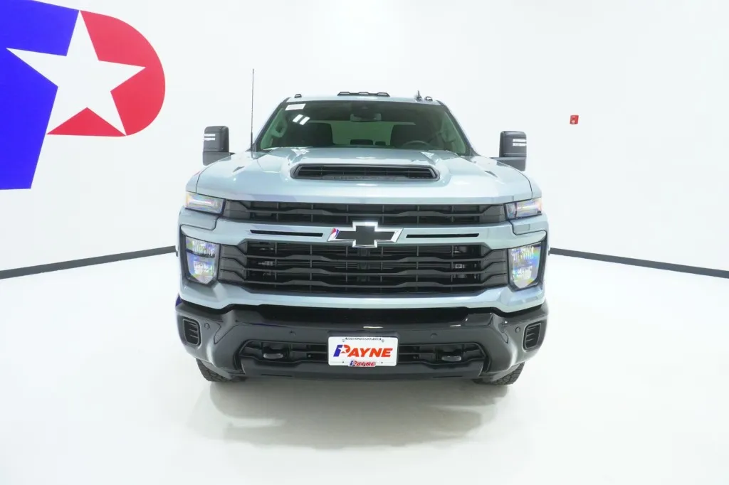 2026 Chevrolet Silverado 2500HD Custom