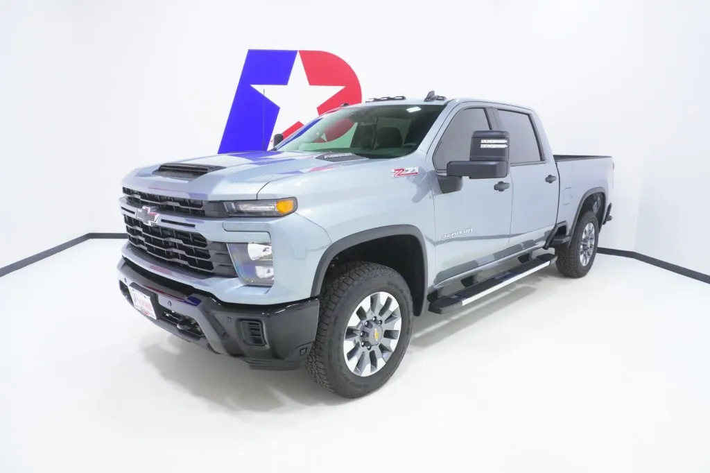 2026 Chevrolet Silverado 2500HD Custom