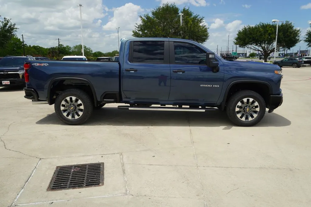 2026 Chevrolet Silverado 2500HD Custom