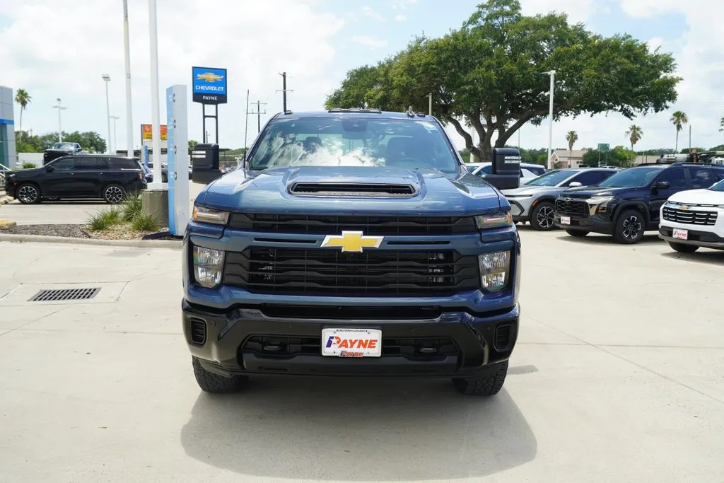 2026 Chevrolet Silverado 2500HD Custom