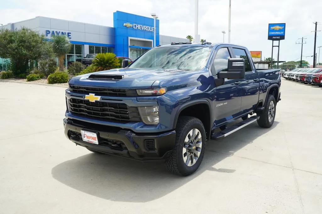2026 Chevrolet Silverado 2500HD Custom