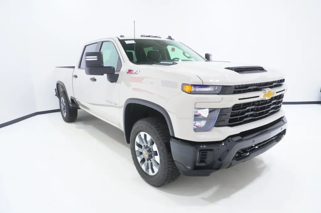 2026 Chevrolet Silverado 2500HD Custom