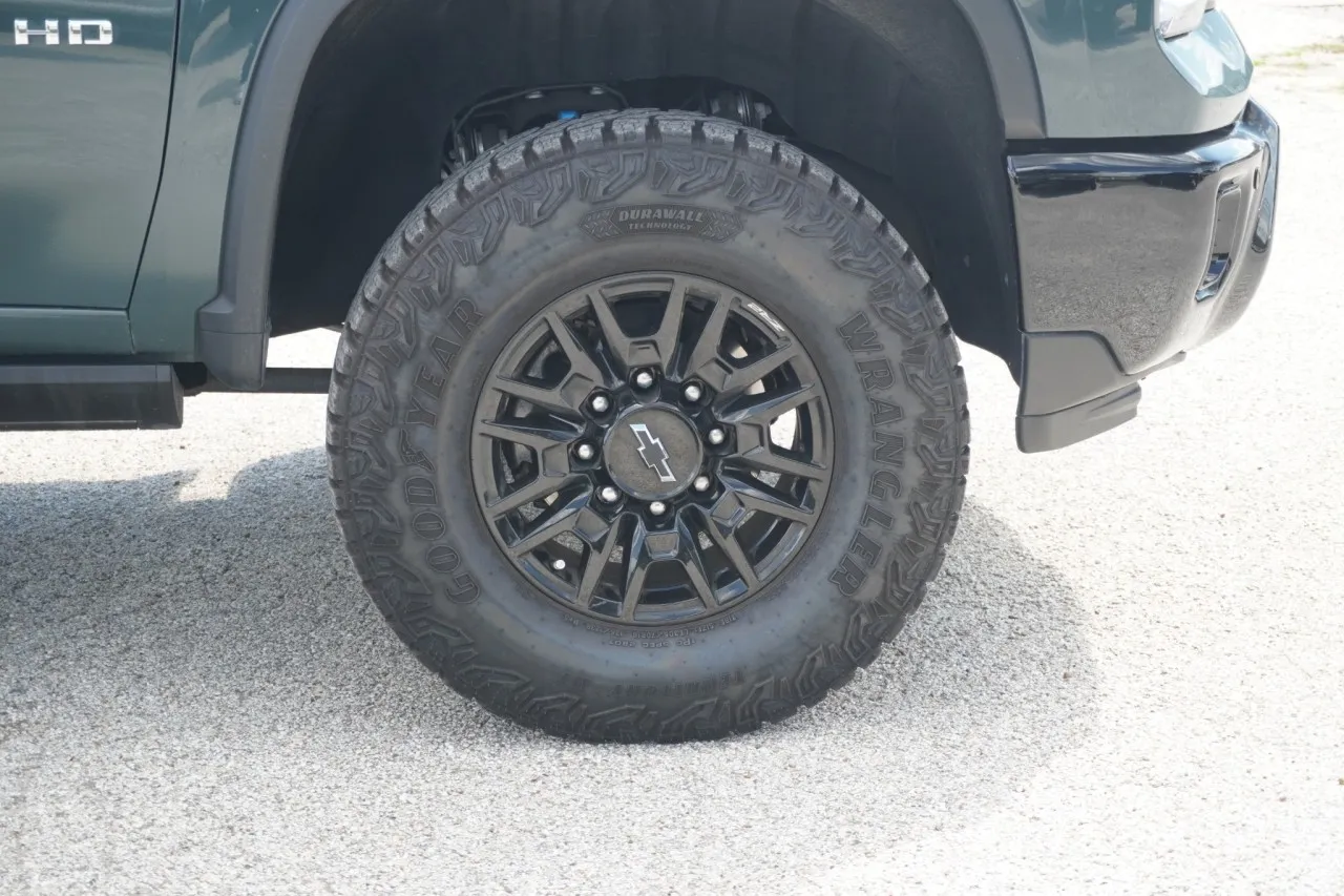 2026 Chevrolet Silverado 2500HD ZR2