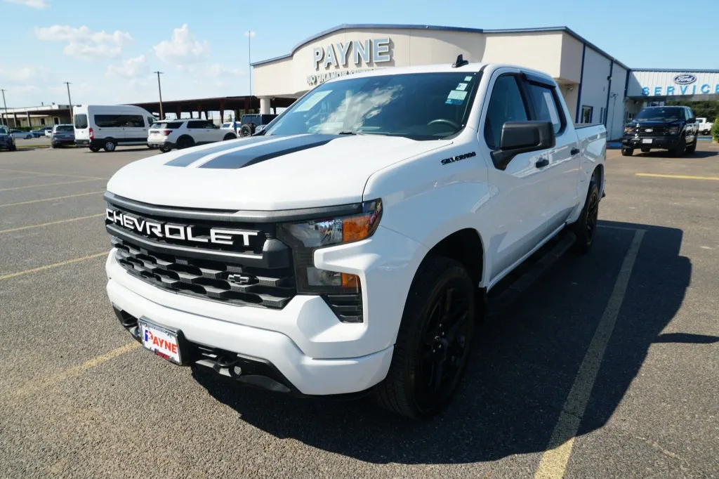 2023 Chevrolet Silverado 1500 Custom