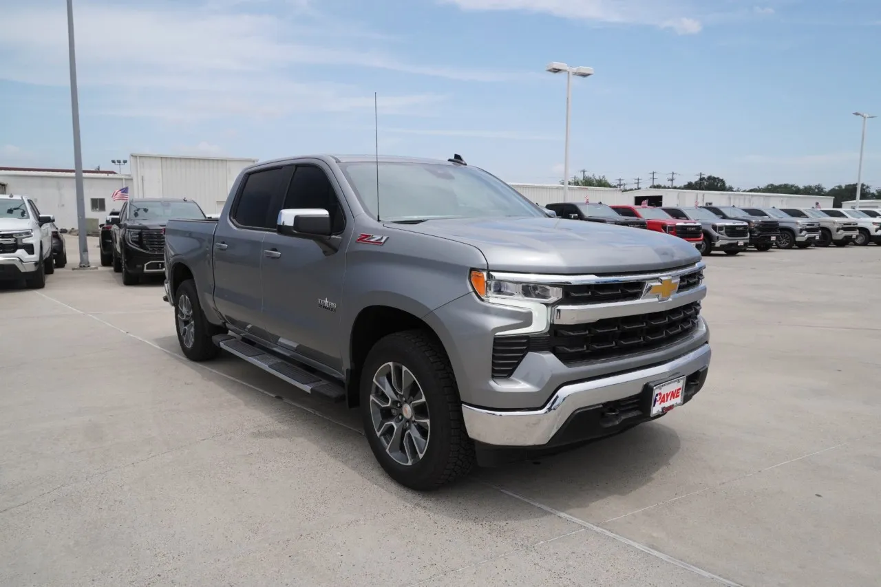 2026 Chevrolet Silverado 1500 LT - Photo 3
