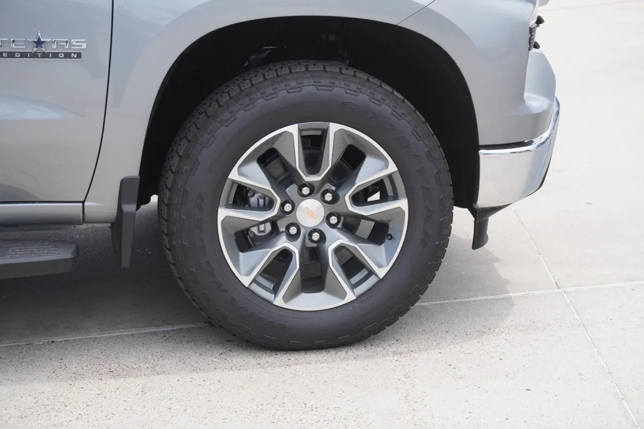 2026 Chevrolet Silverado 1500 LT - Photo 5
