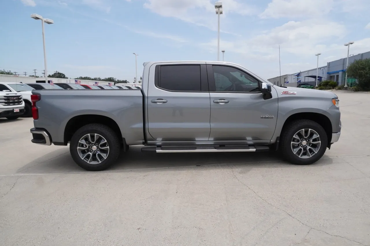2026 Chevrolet Silverado 1500 LT - Photo 4