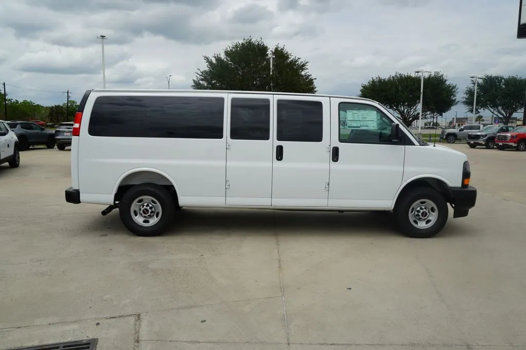 2026 GMC Savana 3500 LS