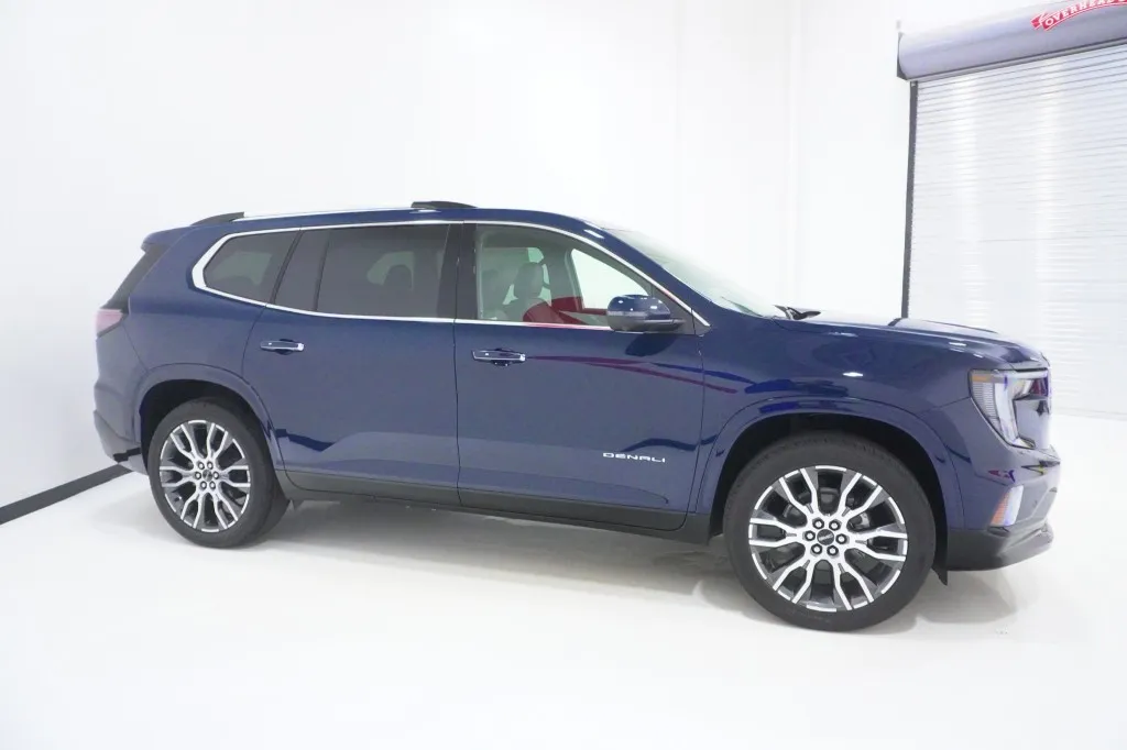 2027 GMC Acadia AWD Denali Ultimate