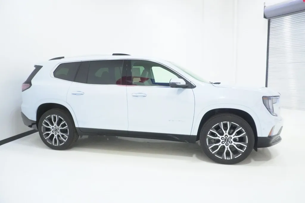 2027 GMC Acadia AWD Denali Ultimate