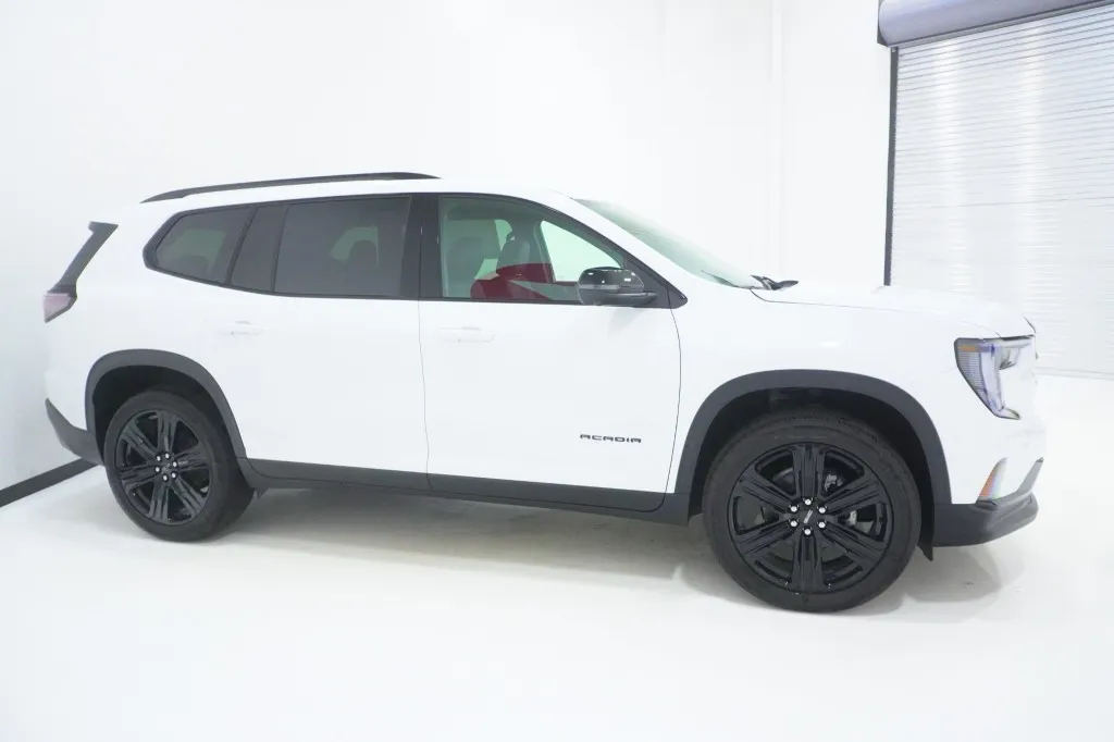 2027 GMC Acadia FWD Elevation