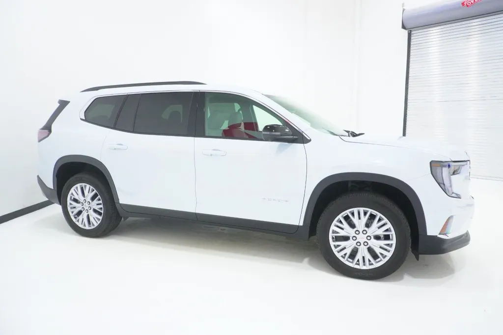 2027 GMC Acadia FWD Elevation