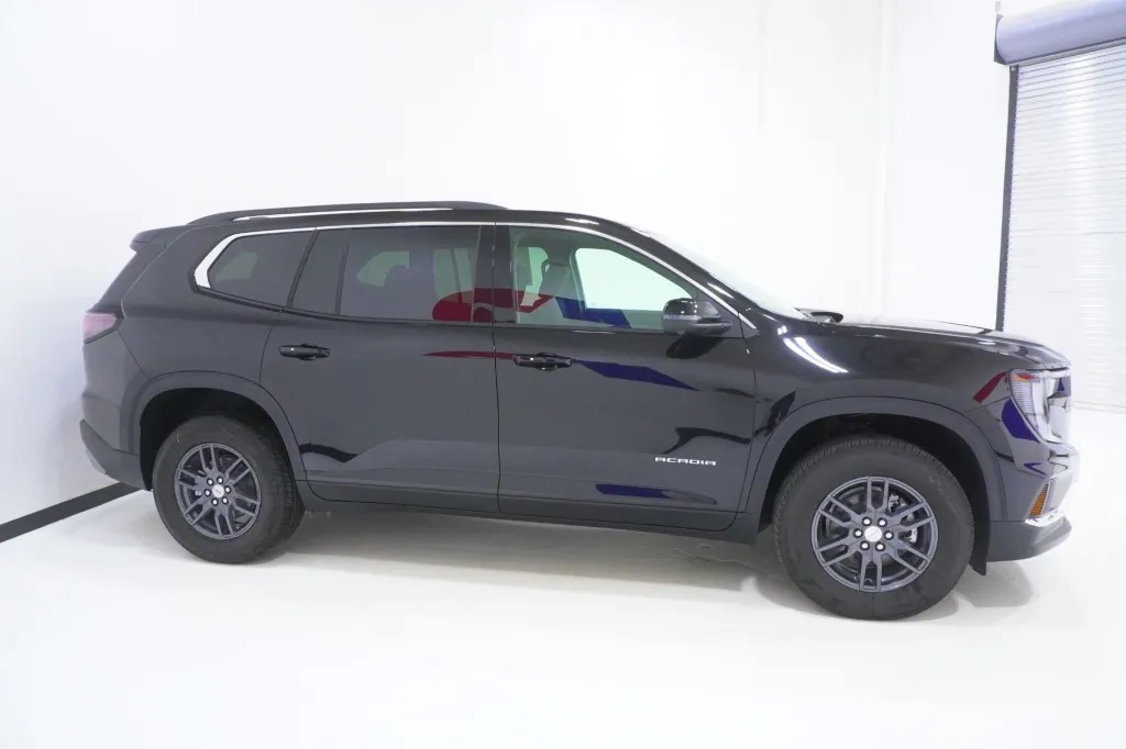 2027 GMC Acadia FWD Elevation