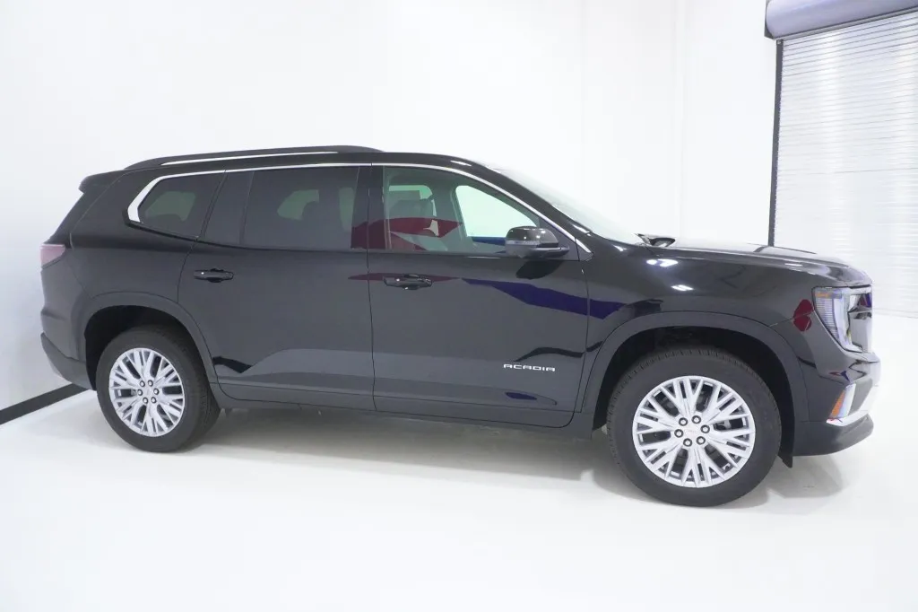 2027 GMC Acadia FWD Elevation