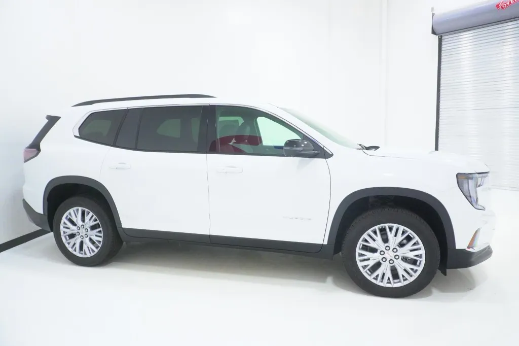 2027 GMC Acadia FWD Elevation