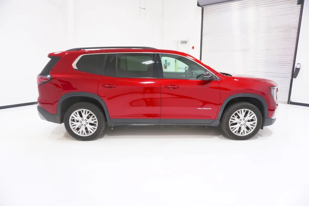 2024 GMC Acadia FWD Elevation