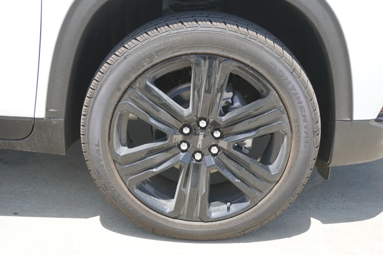 2026 GMC Acadia FWD Elevation