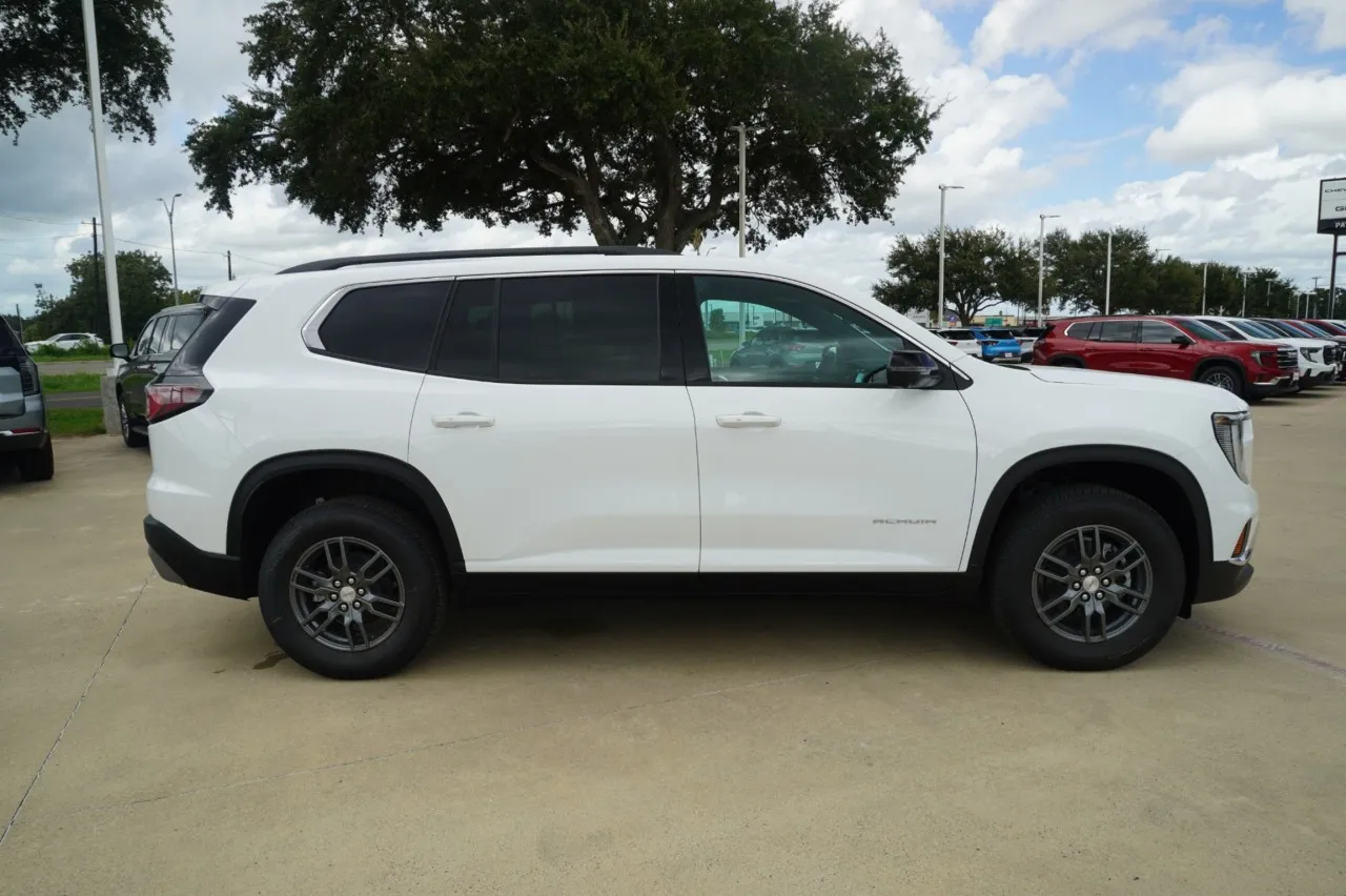 2027 GMC Acadia FWD Elevation