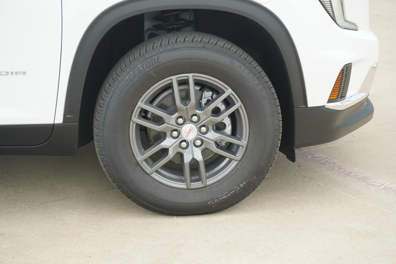 2027 GMC Acadia FWD Elevation