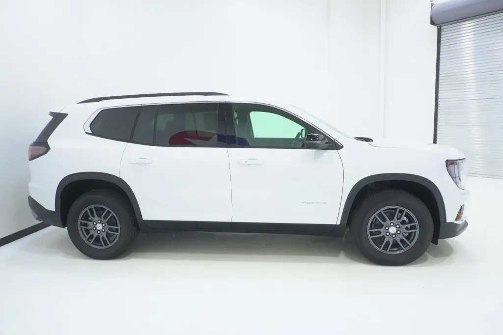 2026 GMC Acadia FWD Elevation