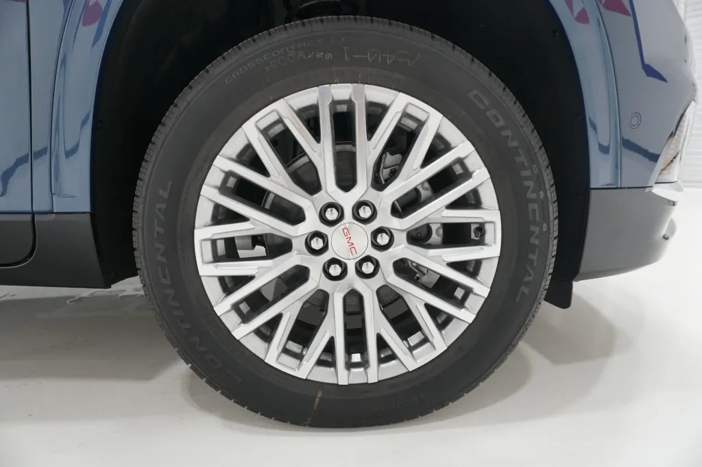 2026 GMC Acadia FWD Denali