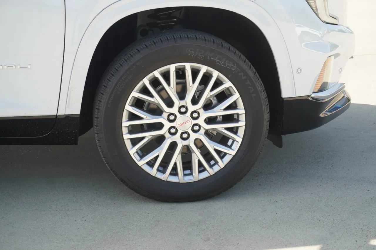2026 GMC Acadia FWD Denali