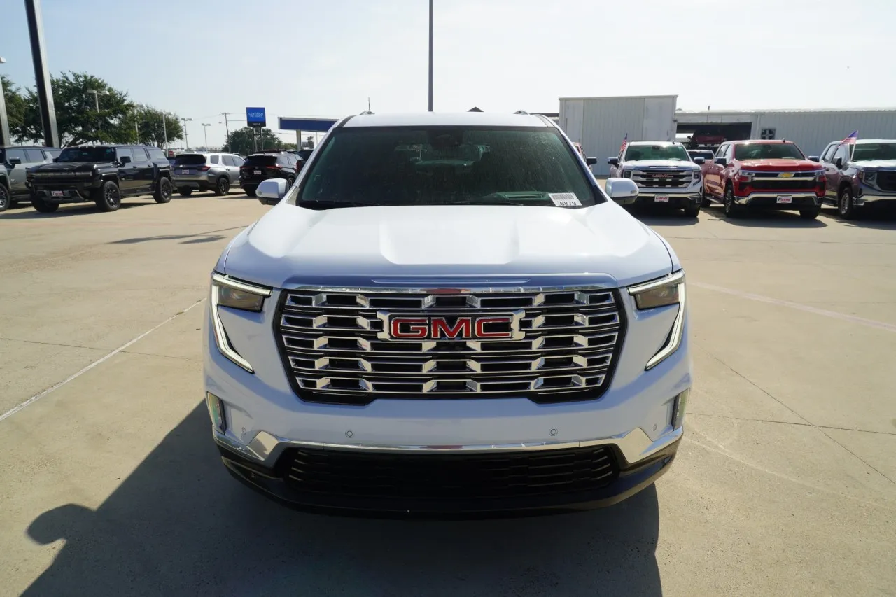 2026 GMC Acadia FWD Denali