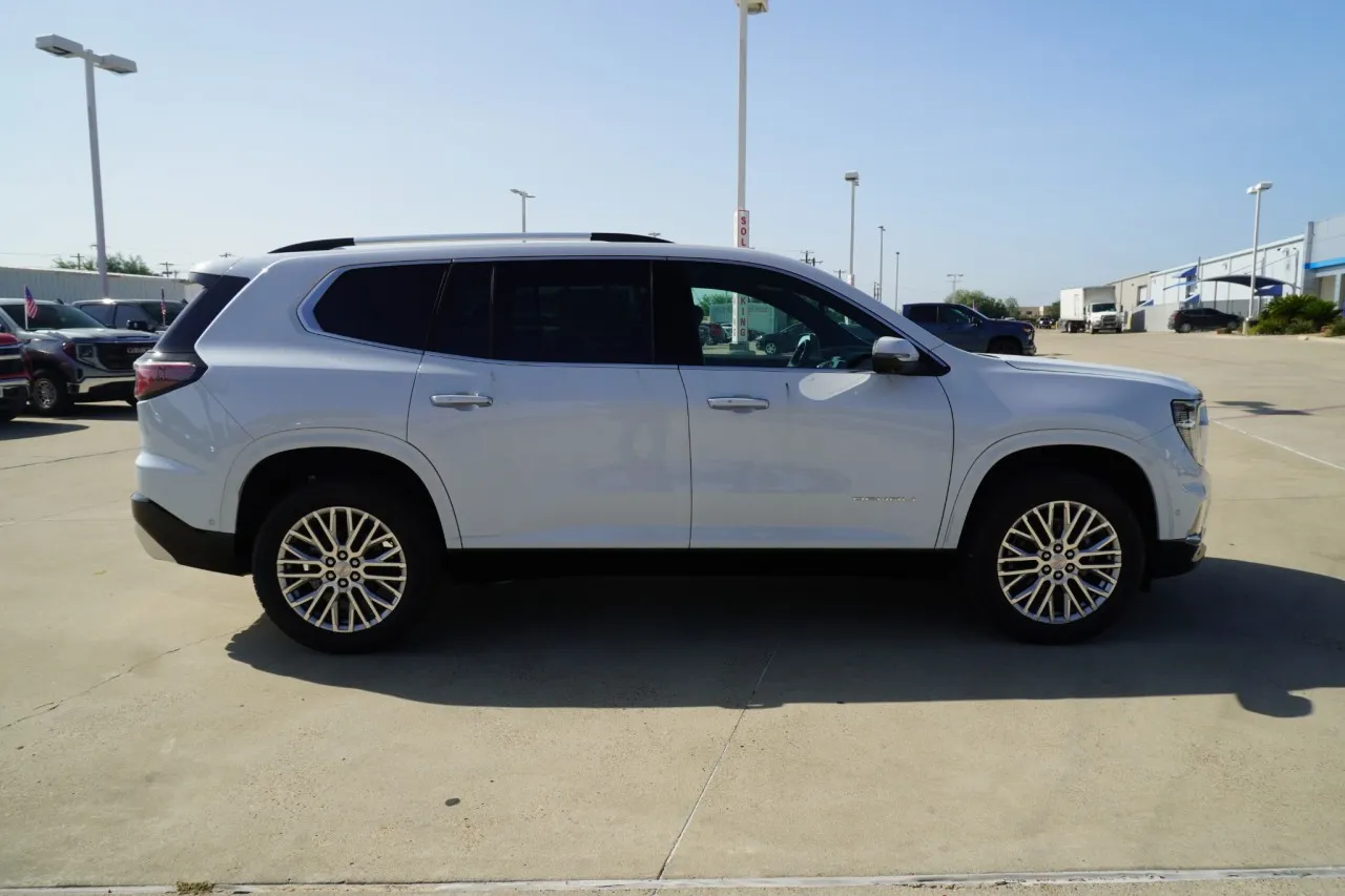 2026 GMC Acadia FWD Denali
