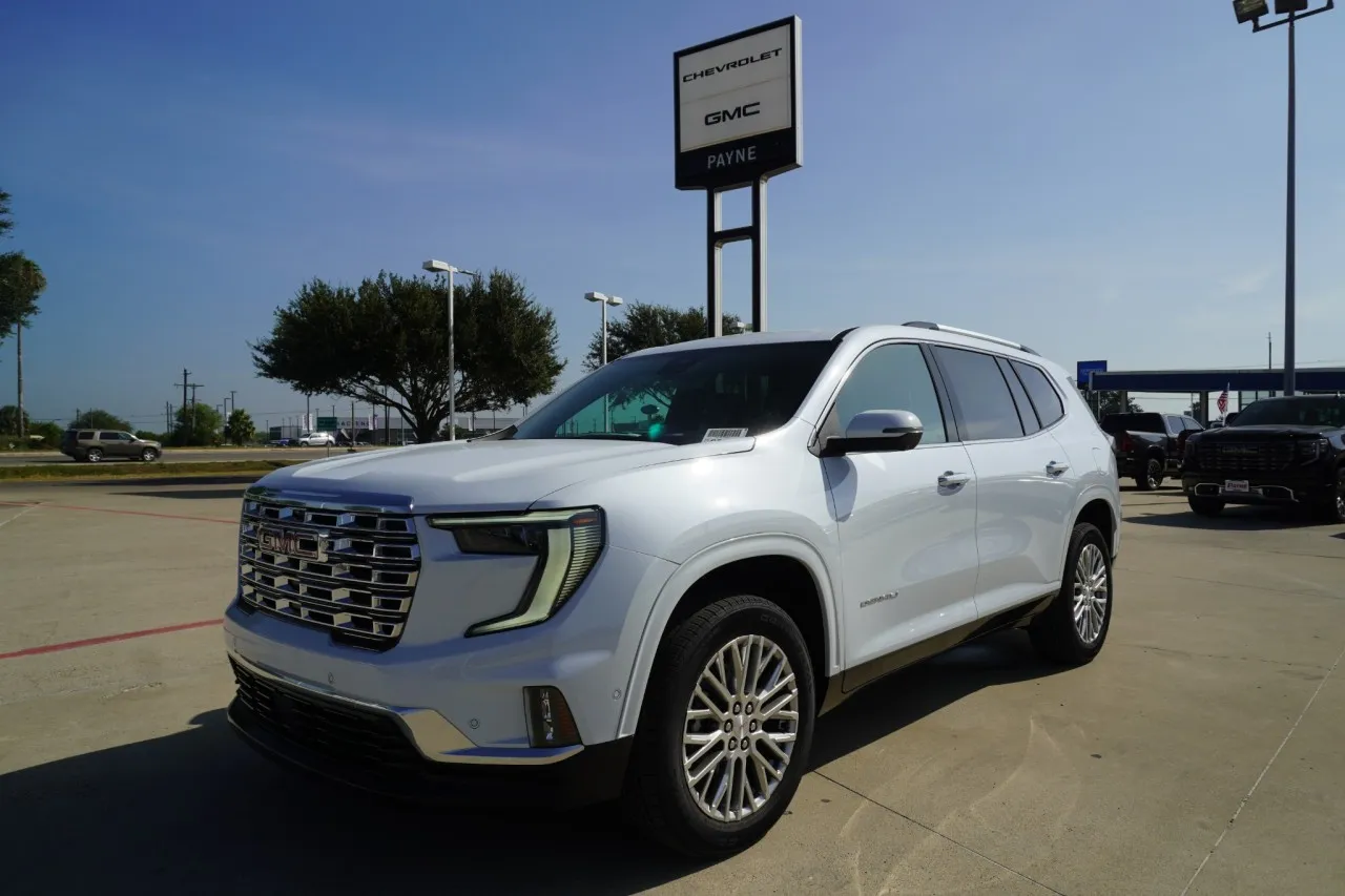 2026 GMC Acadia FWD Denali