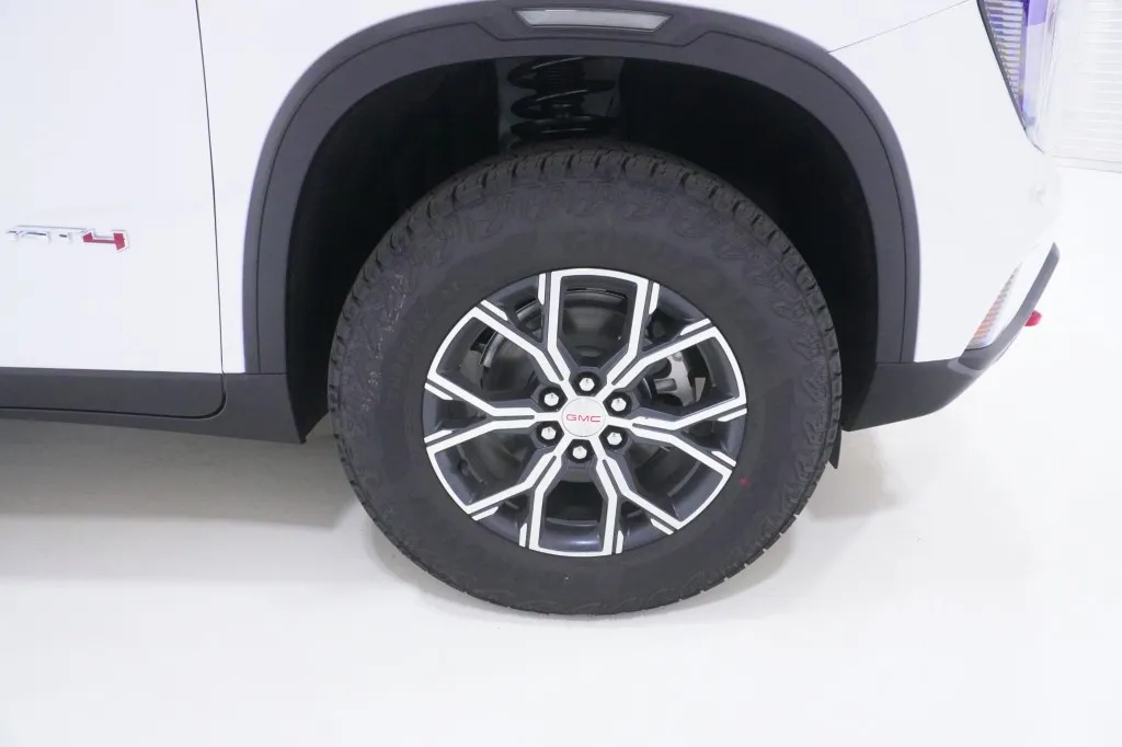 2026 GMC Acadia AWD AT4
