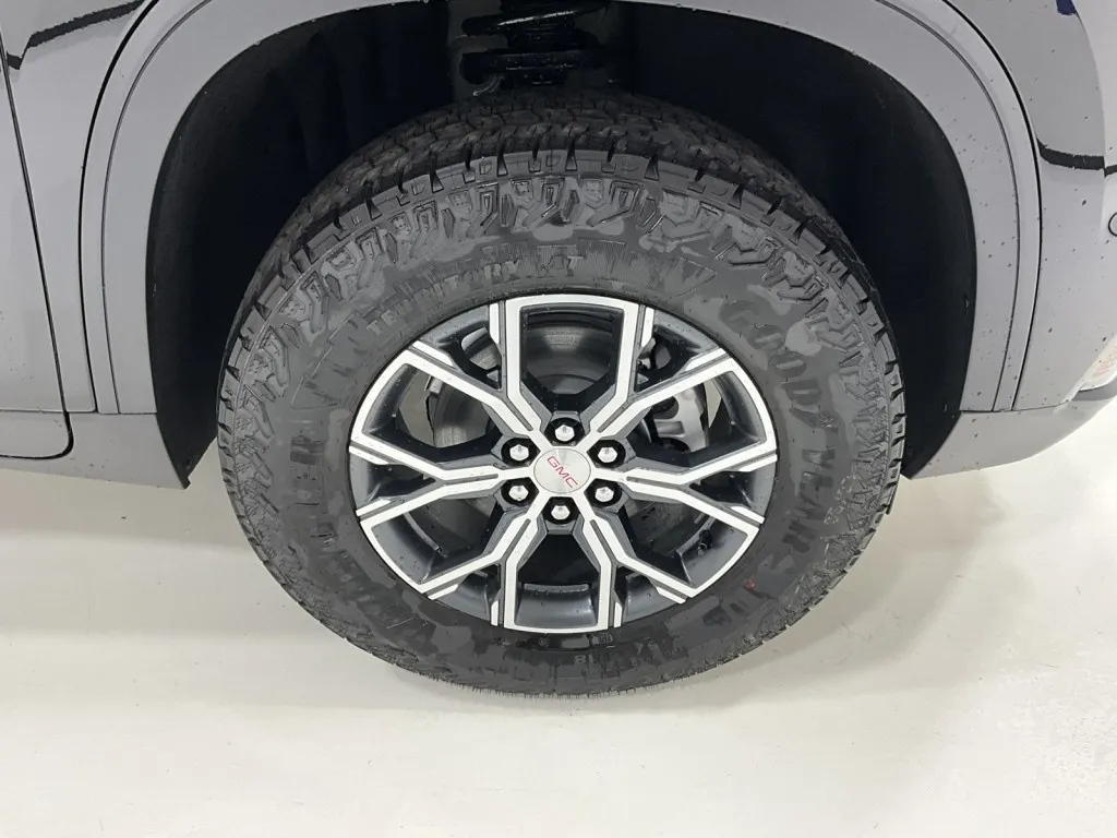2026 GMC Acadia AWD AT4