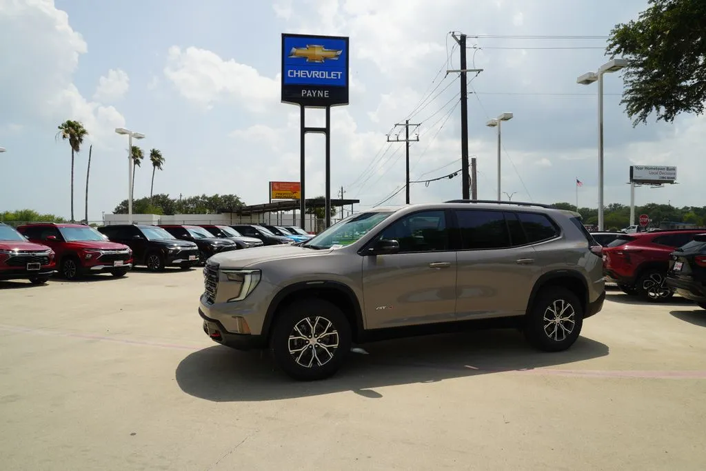 2026 GMC Acadia AT4 AWD's photo