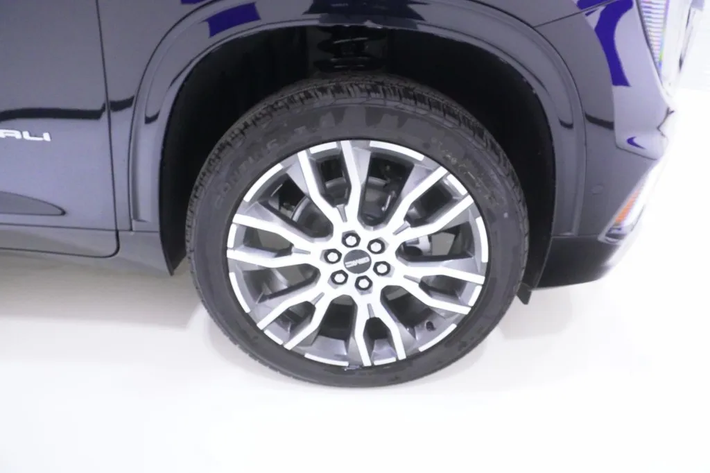 2027 GMC Acadia FWD Denali Ultimate