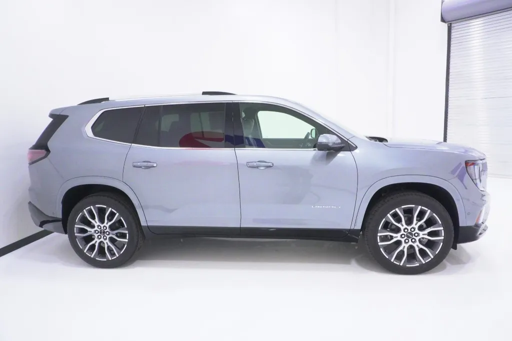 2026 GMC Acadia FWD Denali Ultimate