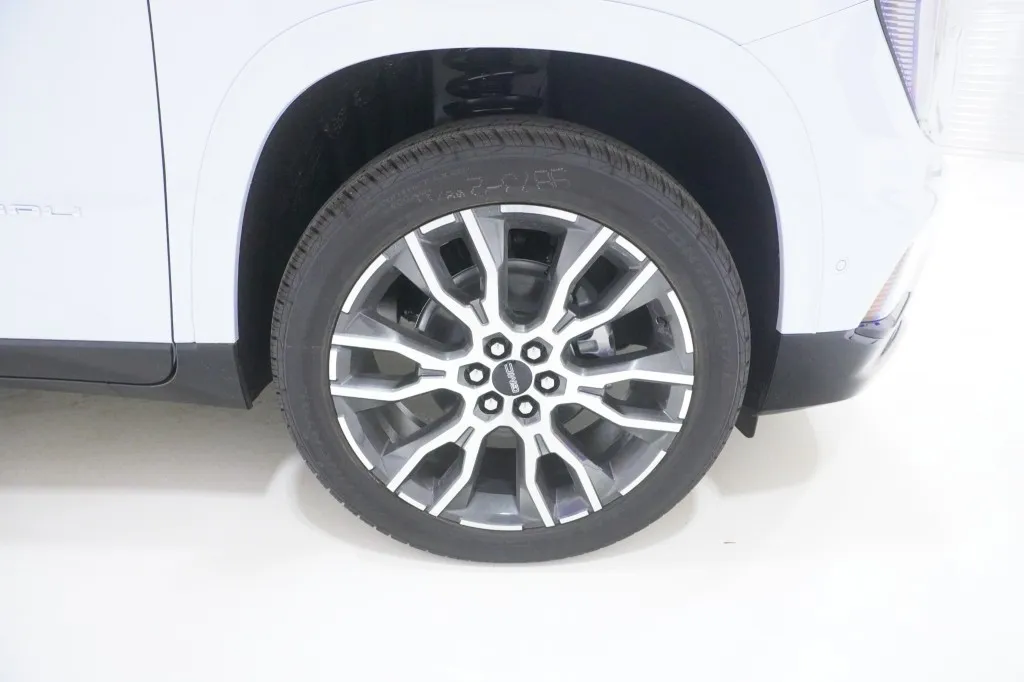 2027 GMC Acadia FWD Denali Ultimate