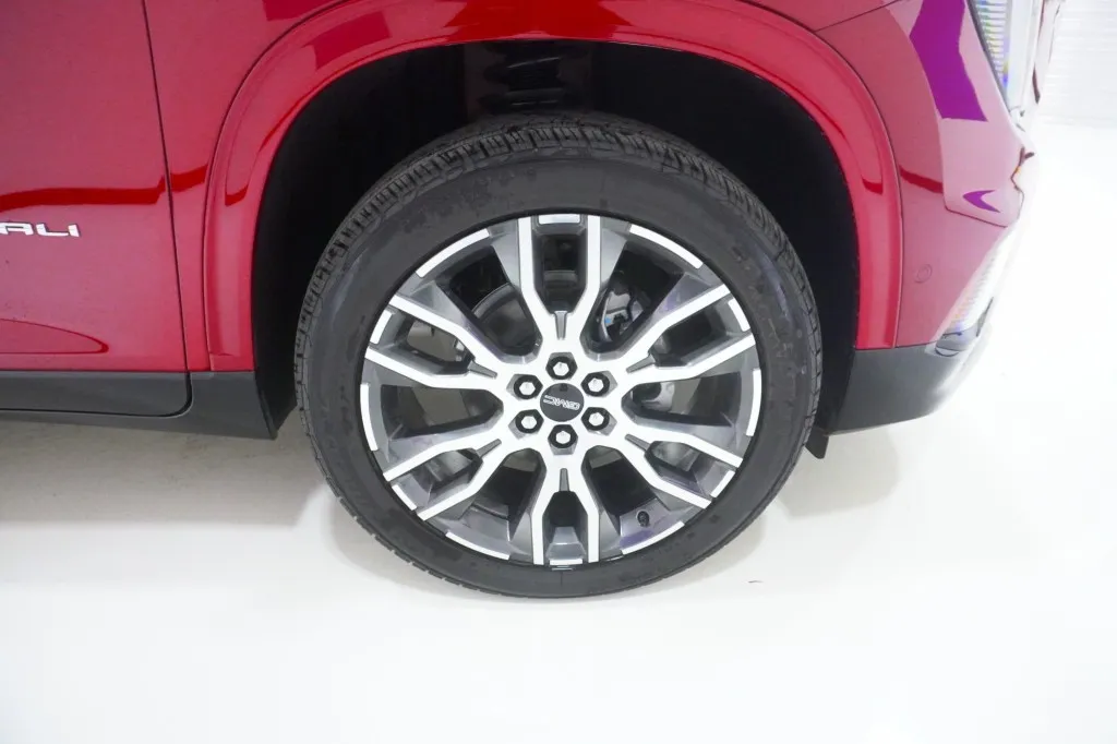 2027 GMC Acadia FWD Denali Ultimate