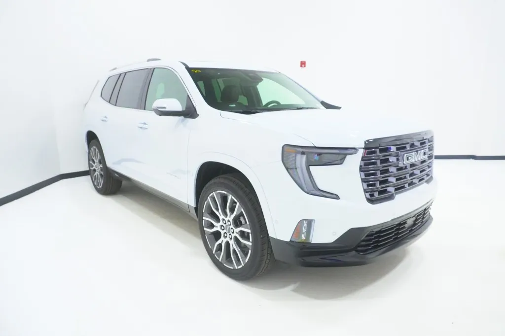 2027 GMC Acadia FWD Denali Ultimate